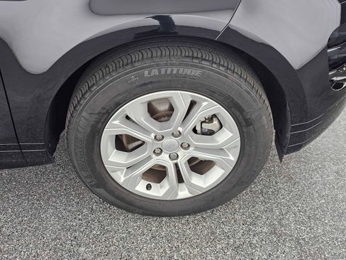 Used 2023 Land Rover Range Rover Evoque R-Dynamic SE image 9