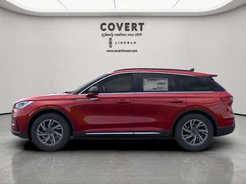 New 2026 Lincoln Corsair Premiere image 3