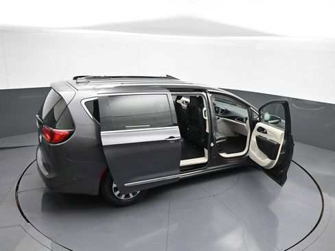 Used 2020 Chrysler Pacifica Touring-L Plus FWD image 48