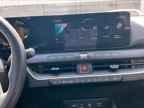 Used 2025 Kia K4 FWD image 9