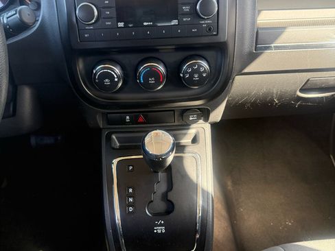 Used 2014 Jeep Patriot Sport image 12