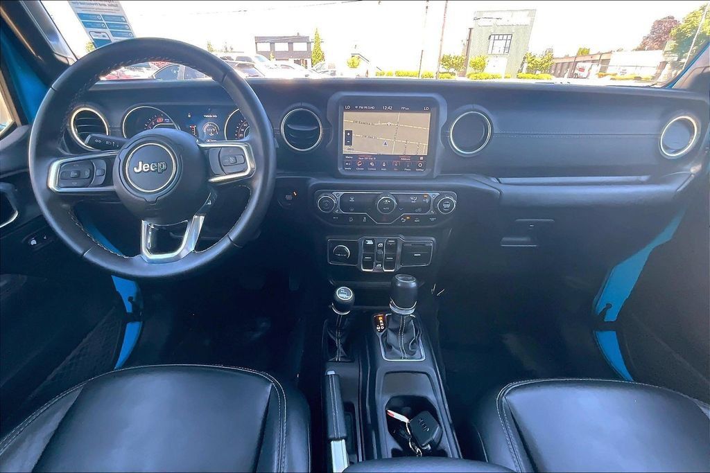 Used 2021 Jeep Wrangler Unlimited Sahara AWD/4WD image 16