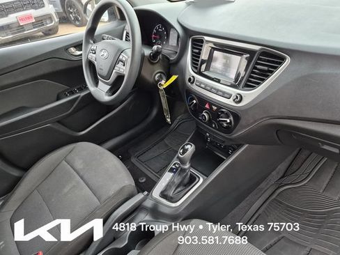 Used 2020 Hyundai Accent SE FWD image 10