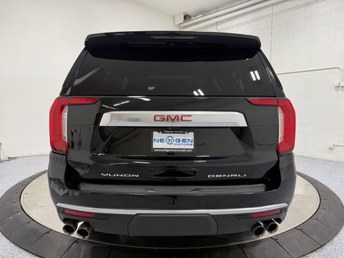 Used 2022 GMC Yukon XL Denali w/ Denali Premium Package image 6