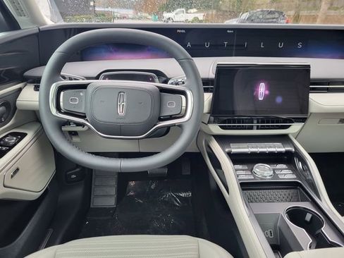 New 2026 Lincoln Nautilus Reserve image 16