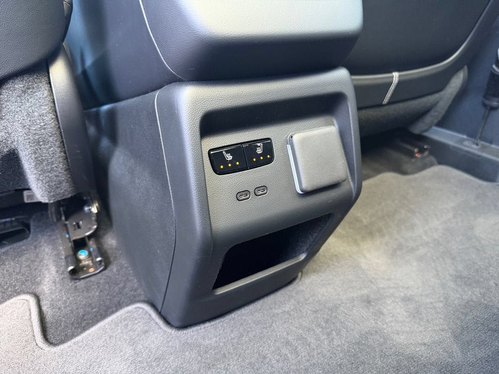 Used 2025 Cadillac Optiq Sport 2 AWD/4WD image 32