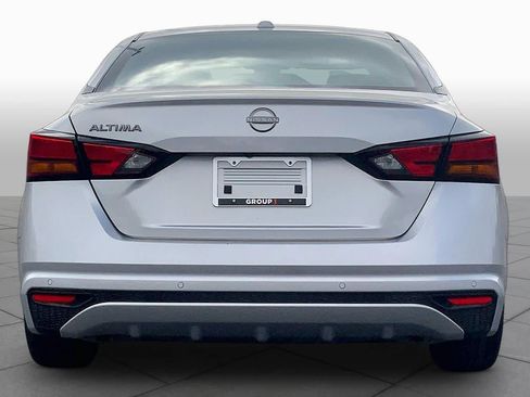 Used 2025 Nissan Altima 2.5 SV FWD image 5