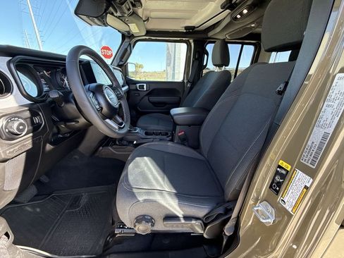Used 2025 Jeep Wrangler Sport S image 29