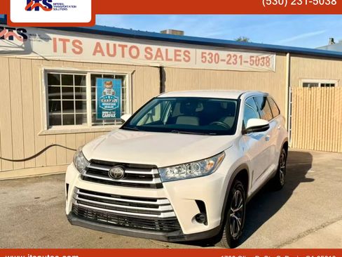 Used 2019 Toyota Highlander LE image 1