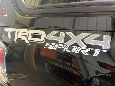 Used 2023 Toyota Tacoma TRD Sport w/ Technology Package image 30