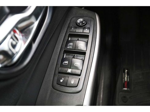 Used 2021 Jeep Cherokee Latitude Lux w/ Comfort/Convenience Group image 20