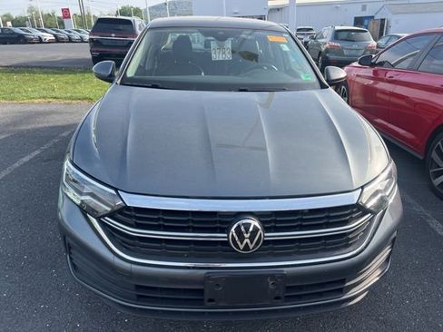 Used 2022 Volkswagen Jetta SE w/ Panoramic Sunroof Package image 7