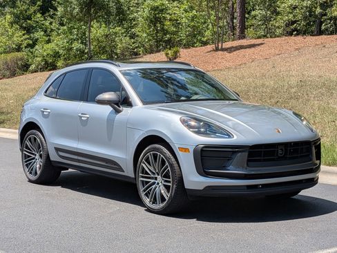 Certified 2025 Porsche Macan Turbo AWD/4WD image 32