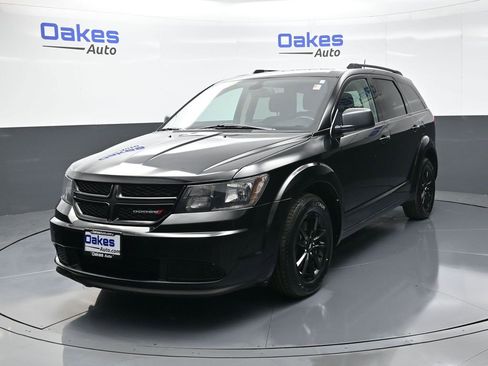 Used 2020 Dodge Journey SE w/ SE Popular Equipment Group image 3