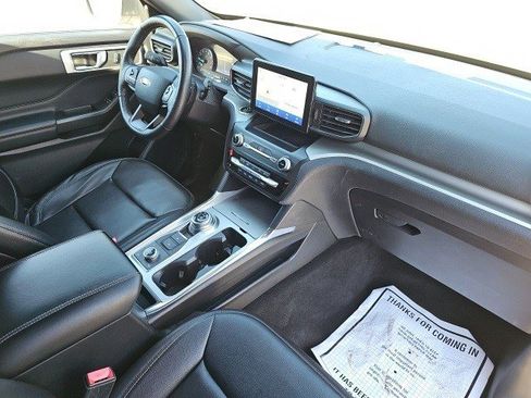 Used 2020 Ford Explorer XLT w/ Equipment Group 202A image 14