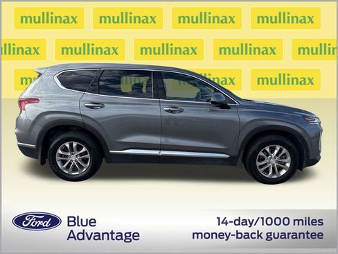 Used 2019 Hyundai Santa Fe SEL FWD image 2