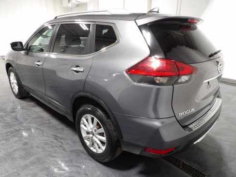 Used 2017 Nissan Rogue SV image 6