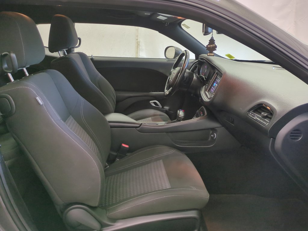 Used 2021 Dodge Challenger SXT RWD image 13