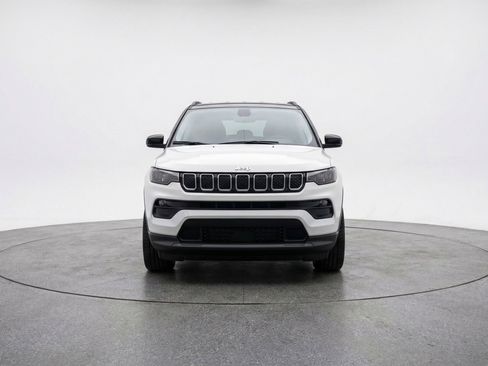Used 2025 Jeep Compass Limited AWD/4WD image 2