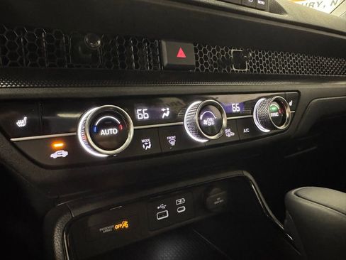 Used 2025 Honda CR-V Sport image 14