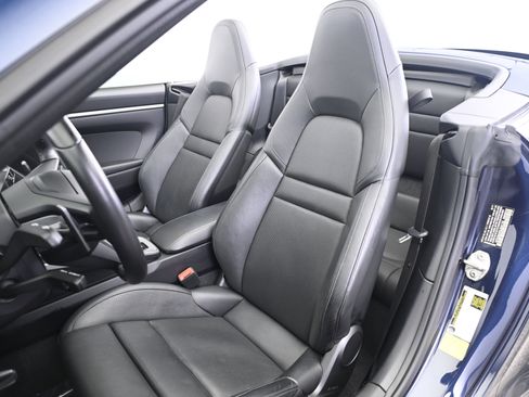 Used 2020 Porsche 911 Carrera S image 30