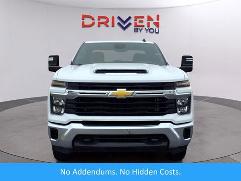 Used 2024 Chevrolet Silverado 2500 LT image 1
