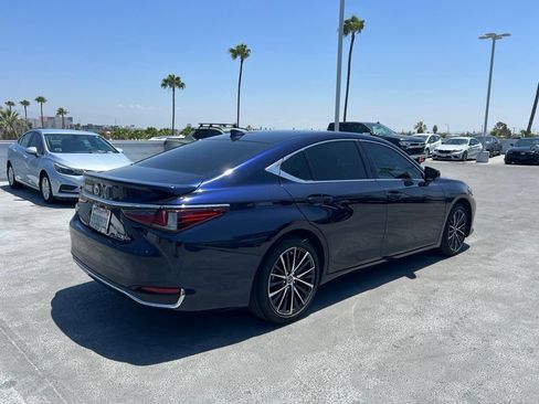 Used 2025 Lexus ES 300h w/ Premium Package FWD image 5