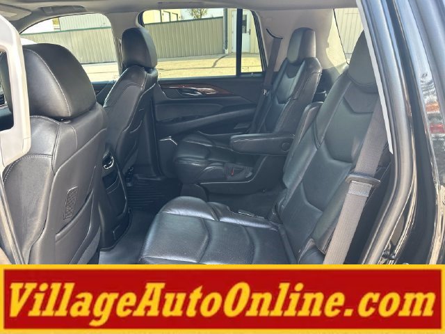 Used 2018 Cadillac Escalade Luxury AWD/4WD image 37