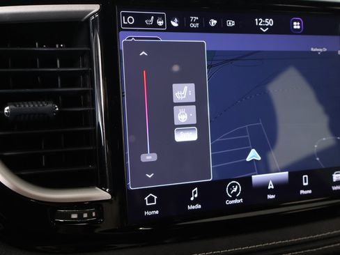 Used 2024 Chrysler Pacifica Touring-L w/ Uconnect Theater Family Group FWD image 8