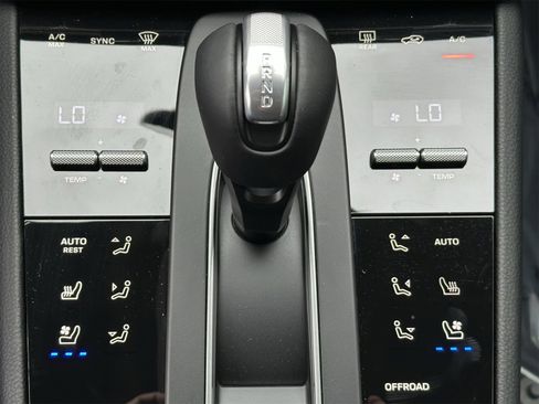 New 2026 Porsche Macan S image 24