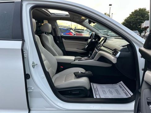 Used 2018 Honda Accord EX-L image 17
