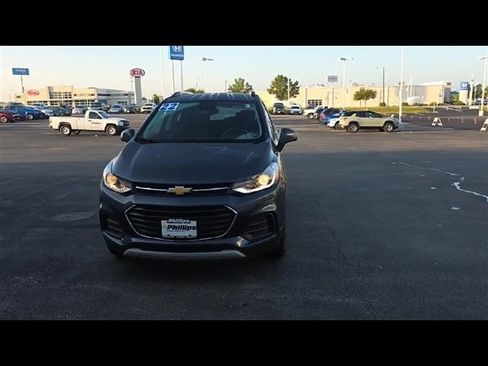 Used 2022 Chevrolet Trax LT AWD/4WD image 3