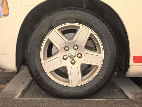 Used 2008 Dodge Charger SE RWD image 9