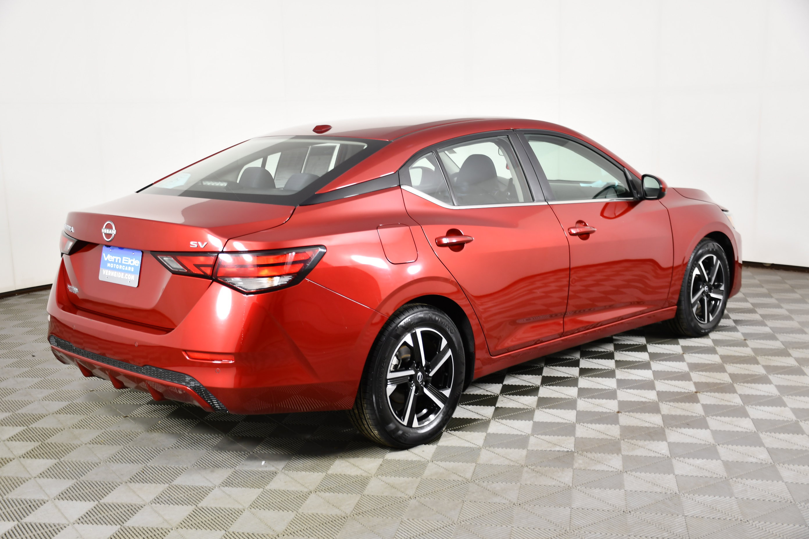 Used 2024 Nissan Sentra SV FWD image 6