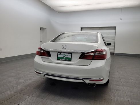 Used 2017 Honda Accord EX image 7