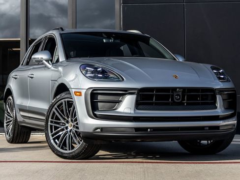 Certified 2026 Porsche Macan AWD/4WD image 6