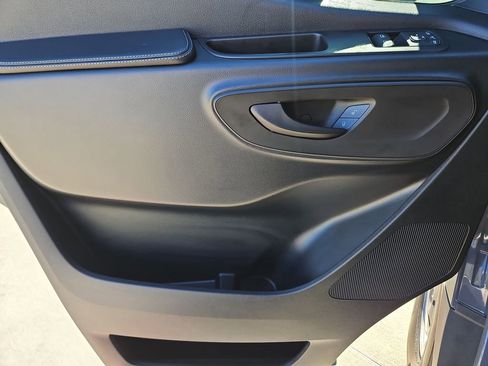 Used 2021 Mercedes-Benz Sprinter 2500 image 16