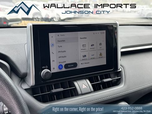 Used 2023 Toyota RAV4 XLE AWD/4WD image 22