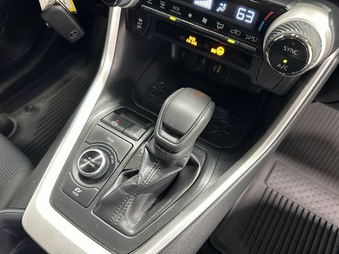 Used 2024 Toyota RAV4 LE AWD/4WD image 21