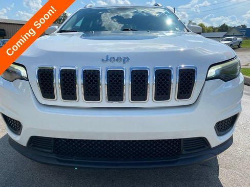 Used 2020 Jeep Cherokee Latitude FWD image 3