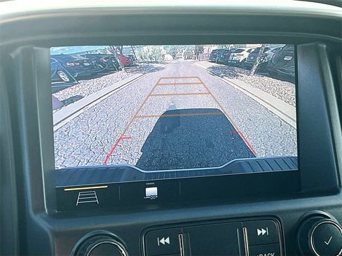 Used 2022 Chevrolet Colorado Z71 image 13