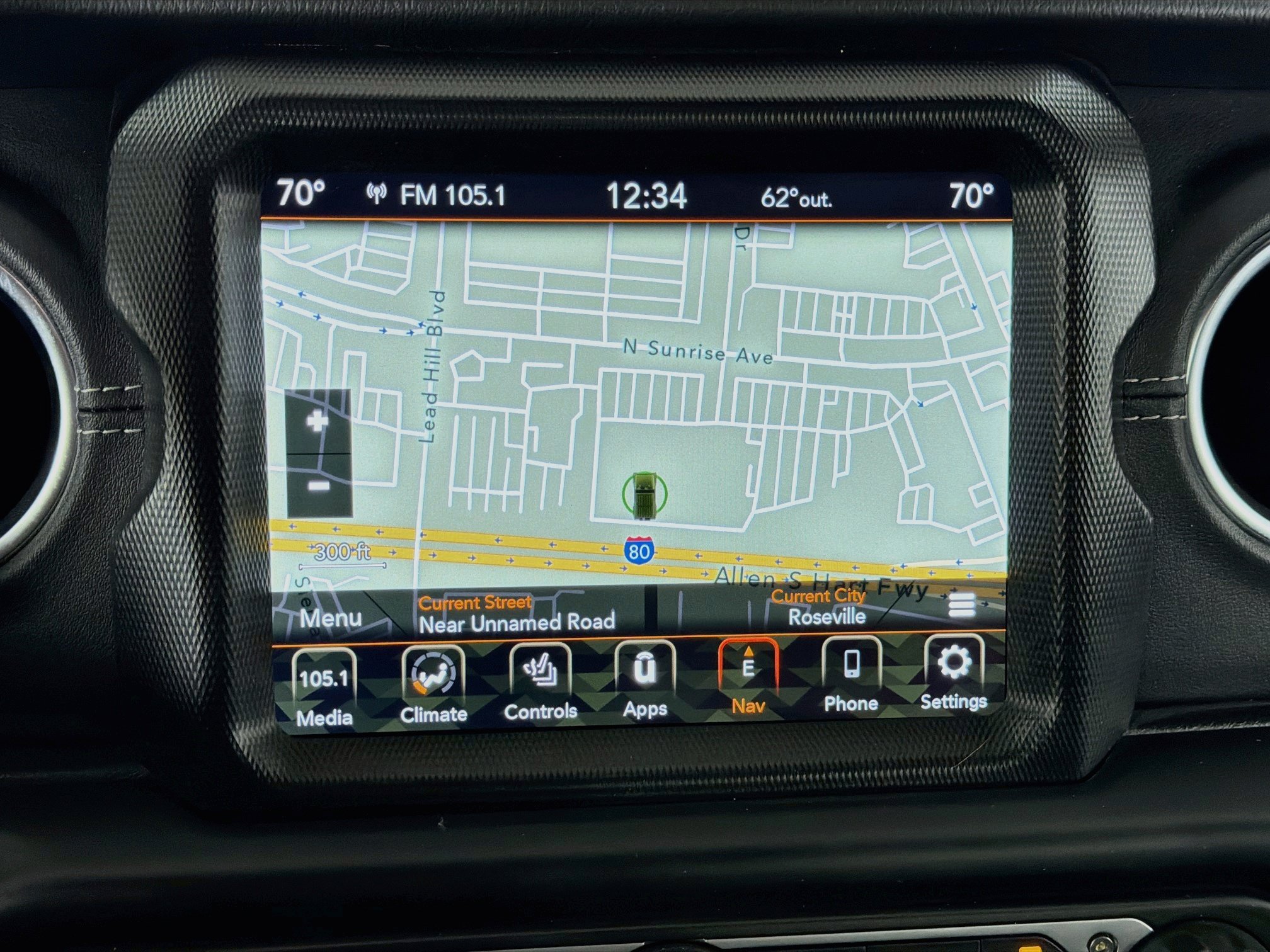 Used 2023 Jeep Wrangler Unlimited Sahara w/ Cold Weather Group AWD/4WD image 21
