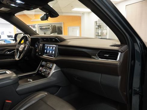 Used 2021 GMC Yukon XL Denali w/ Denali Premium Package image 43