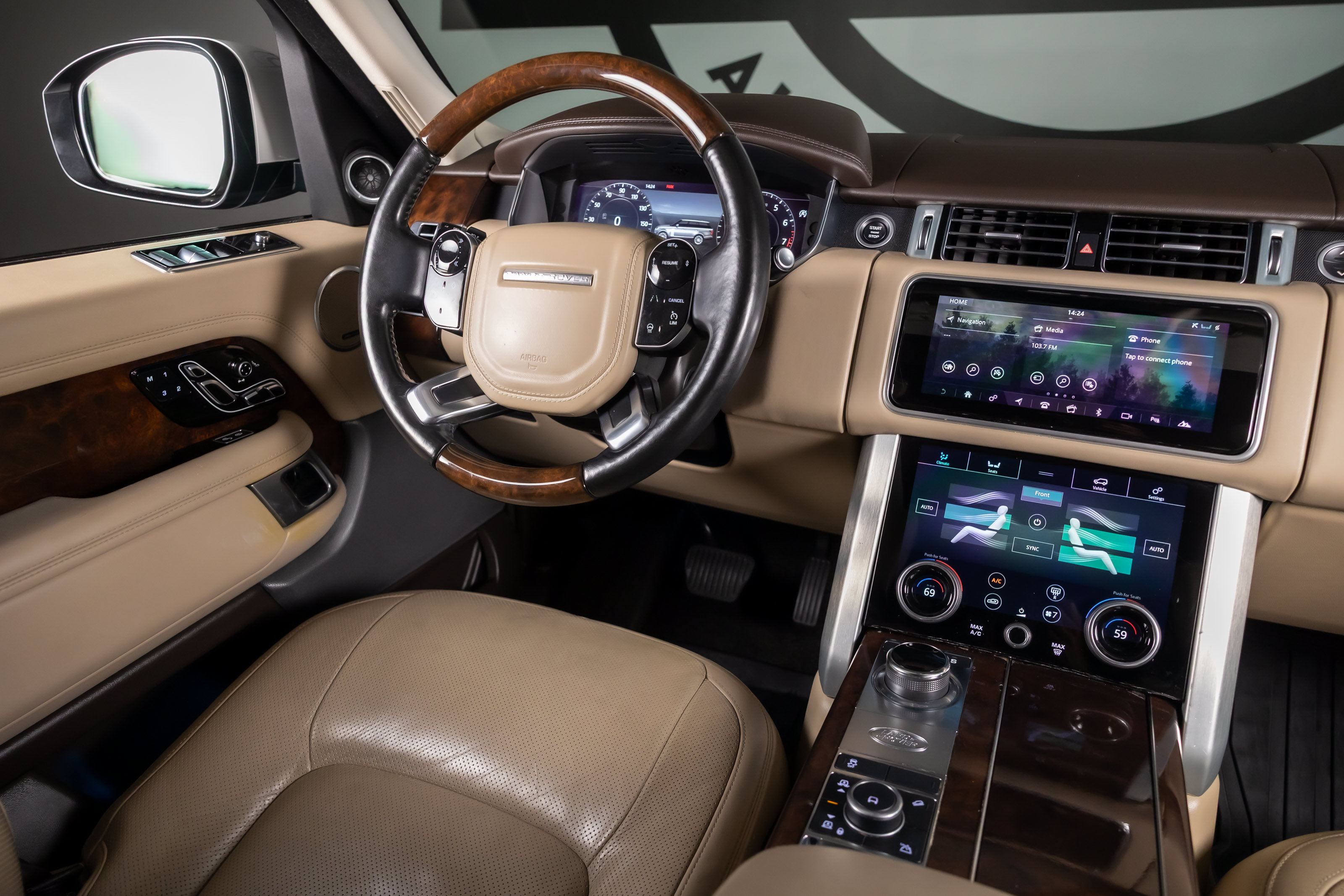 Used 2019 Land Rover Range Rover Supercharged AWD/4WD image 7