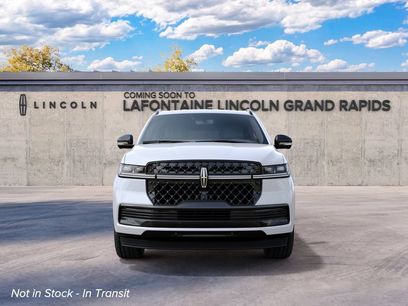New 2027 Lincoln Navigator Reserve w/ Jet Appearance Package
