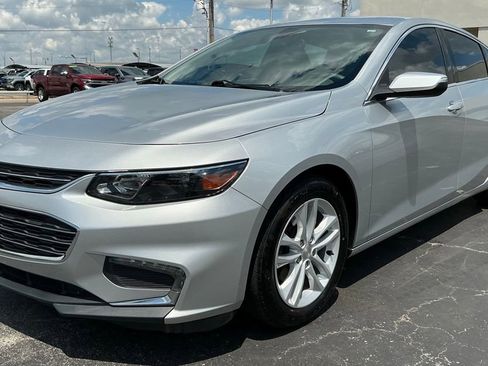 Used 2017 Chevrolet Malibu LT FWD image 13