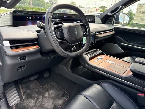 New 2025 Lincoln Navigator L Black Label image 12