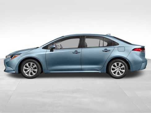 Used 2022 Toyota Corolla LE FWD image 3