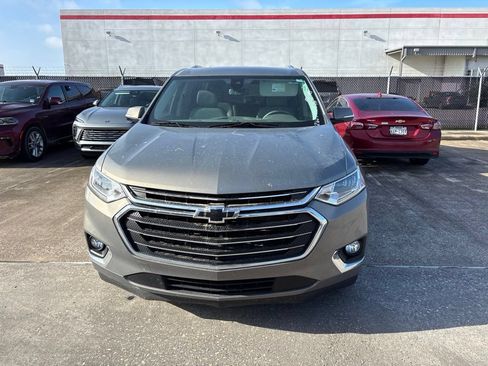 Used 2019 Chevrolet Traverse Premier w/ Driver Confidence II Package FWD image 2