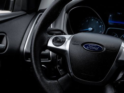 Used 2013 Ford Focus Titanium FWD image 22